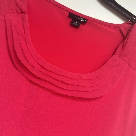 SALE. East 5th Blouse Size Small - Picture 8 of 9